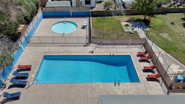 153 Sir Thomas Drive, Las Vegas, NV 89110