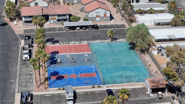 153 Sir Thomas Drive, Las Vegas, NV 89110