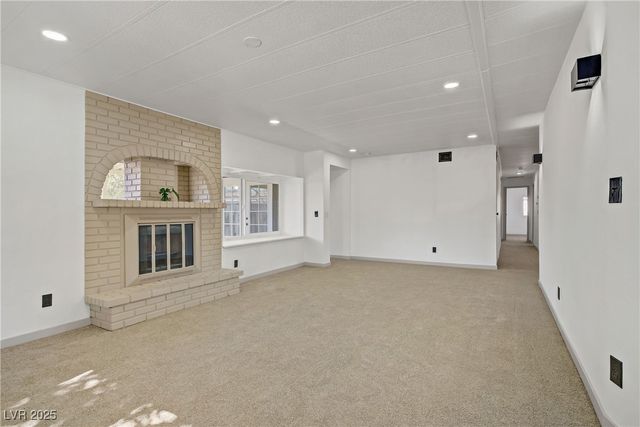 153 Sir Thomas Drive, Las Vegas, NV 89110