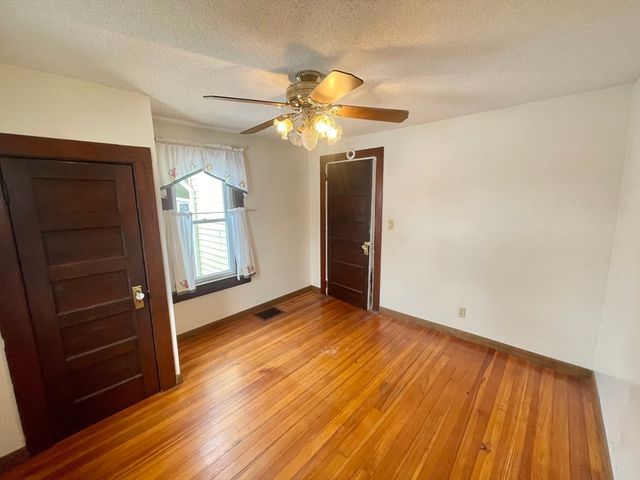 26 Whitin Ave, Chicopee, MA 01013