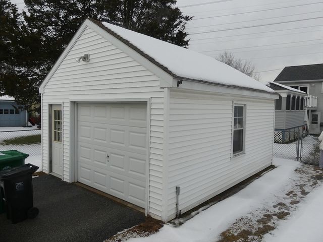 26 Whitin Ave, Chicopee, MA 01013