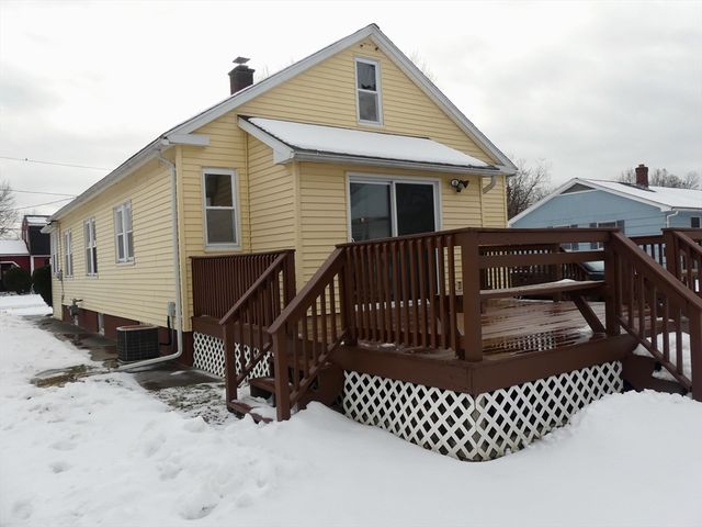 26 Whitin Ave, Chicopee, MA 01013