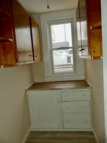 26 Whitin Ave, Chicopee, MA 01013