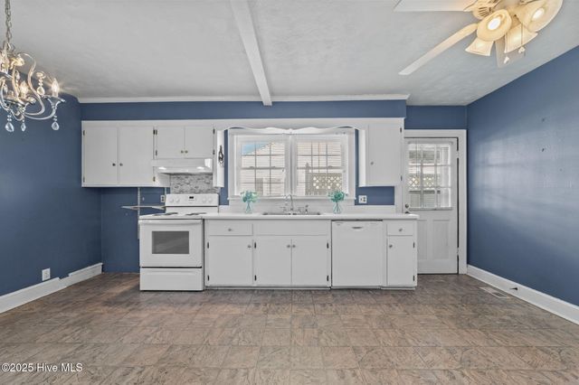 916 N Pembroke Avenue N, Ahoskie, NC 27910