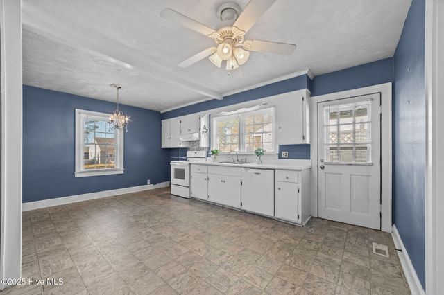 916 N Pembroke Avenue N, Ahoskie, NC 27910