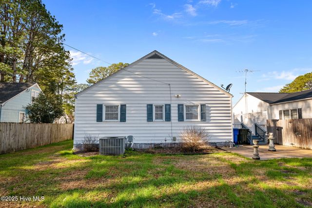 916 N Pembroke Avenue N, Ahoskie, NC 27910