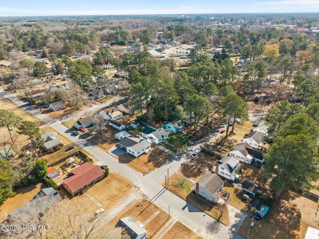 916 N Pembroke Avenue N, Ahoskie, NC 27910