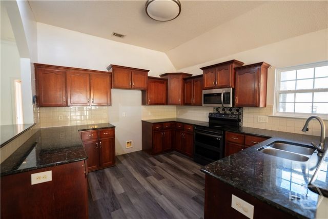 28 Dunnoman Drive, Savannah, GA 31419