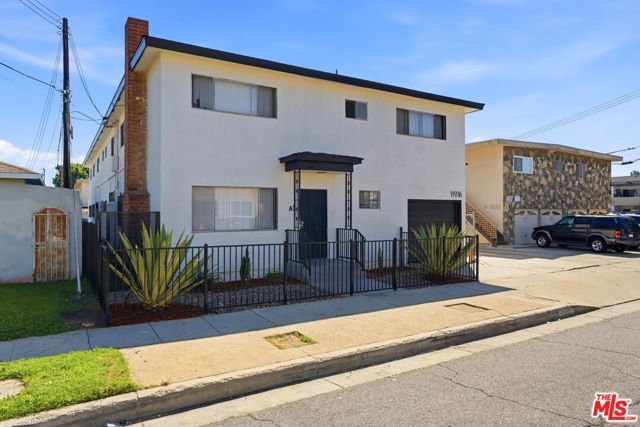 11936 Grevillea Avenue, Hawthorne, CA 90250