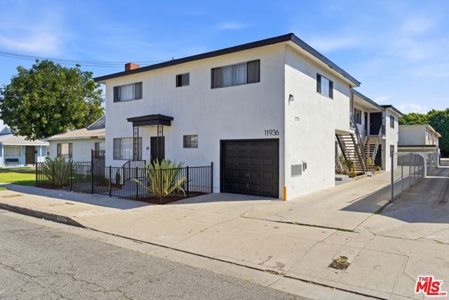 11936 Grevillea Avenue, Hawthorne, CA 90250