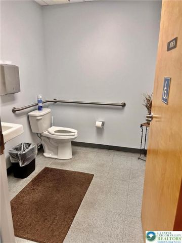 90 South Commerce Way suite 103, Hanover Twp, PA 18017