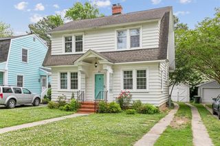 44 Rivermont DR, Newport News, VA 23601
