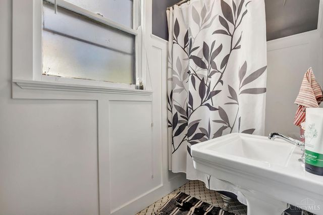 4238 Leonard Avenue, St Bernard, OH 45217