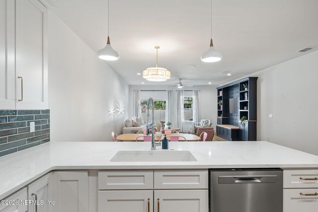 921-925 2ND Avenue S, Jacksonville Beach, FL 32250