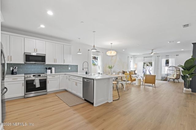 921-925 2ND Avenue S, Jacksonville Beach, FL 32250