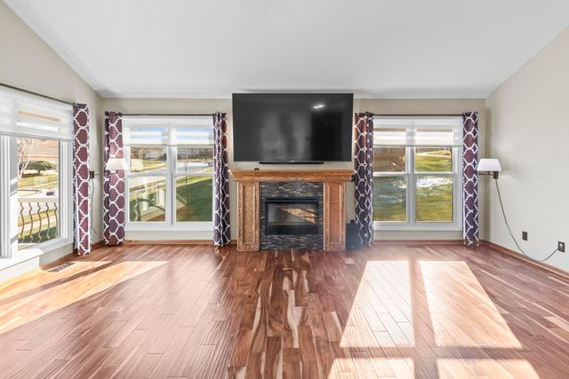 310 W FERNDALE Drive, Council Bluffs, IA 51503