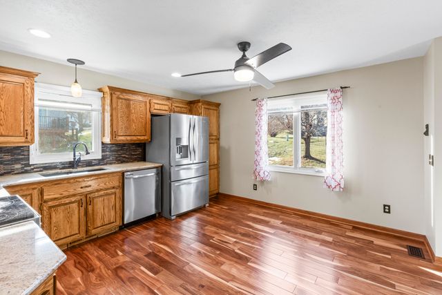 310 W FERNDALE Drive, Council Bluffs, IA 51503