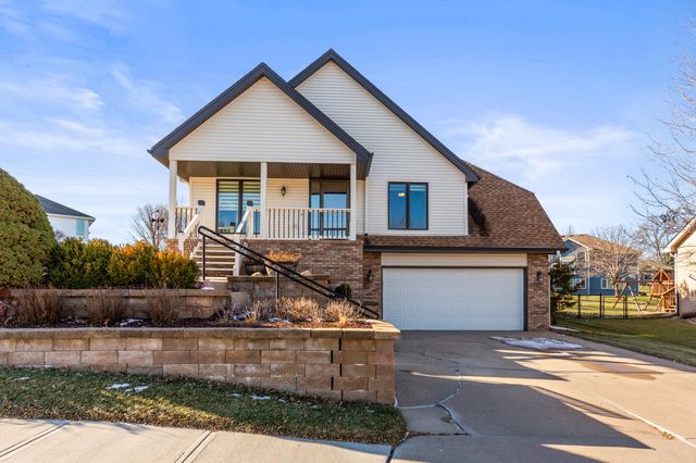310 W FERNDALE Drive, Council Bluffs, IA 51503