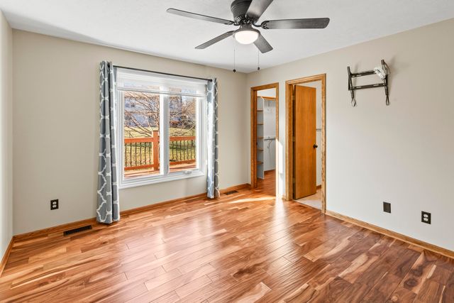 310 W FERNDALE Drive, Council Bluffs, IA 51503