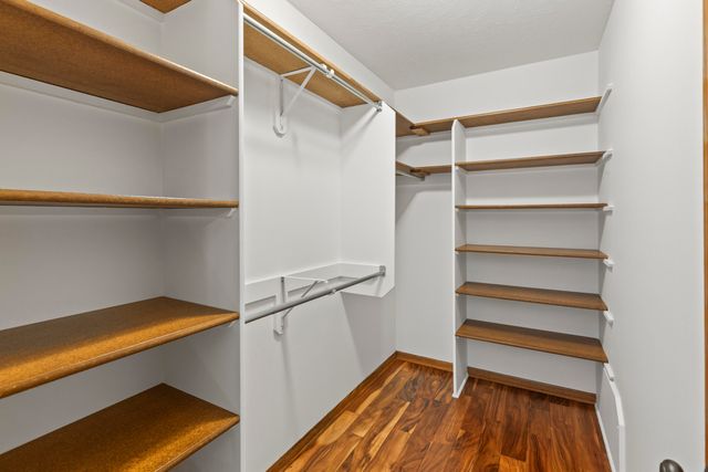 310 W FERNDALE Drive, Council Bluffs, IA 51503