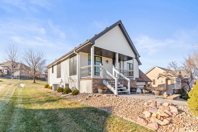 310 W FERNDALE Drive, Council Bluffs, IA 51503