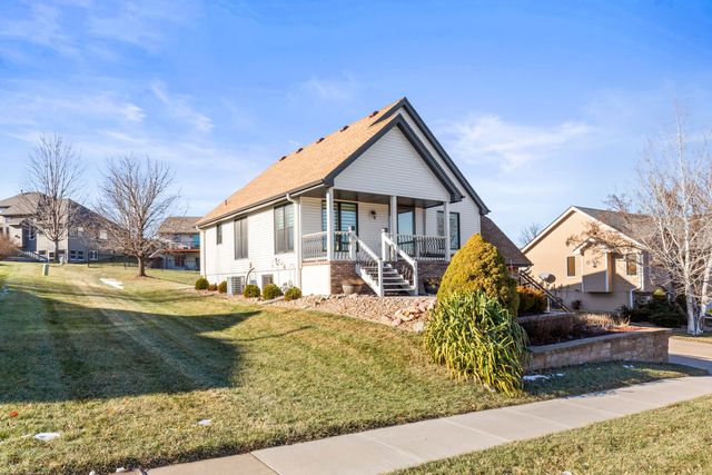 310 W FERNDALE Drive, Council Bluffs, IA 51503