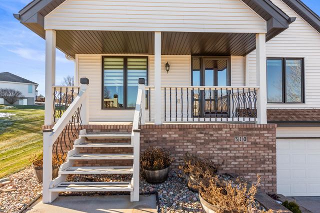 310 W FERNDALE Drive, Council Bluffs, IA 51503