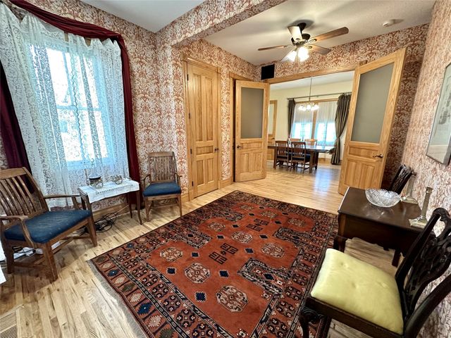 1316 4th Avenue, Grinnell, IA 50112