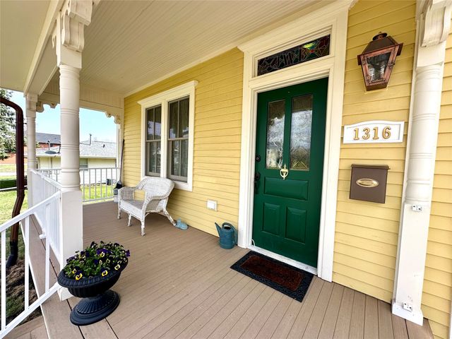 1316 4th Avenue, Grinnell, IA 50112