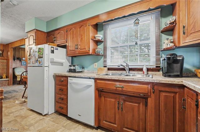 1210 Janet Avenue NW, North Canton, OH 44720