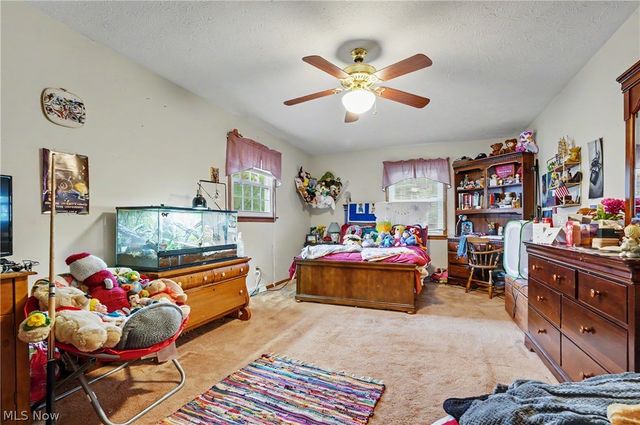 1210 Janet Avenue NW, North Canton, OH 44720