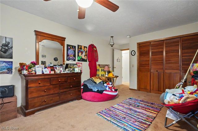 1210 Janet Avenue NW, North Canton, OH 44720