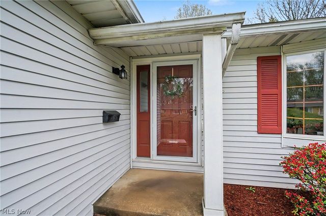 1210 Janet Avenue NW, North Canton, OH 44720