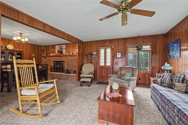 1210 Janet Avenue NW, North Canton, OH 44720
