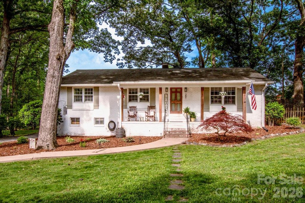 351 Eastwood Drive, Lincolnton, NC 28092