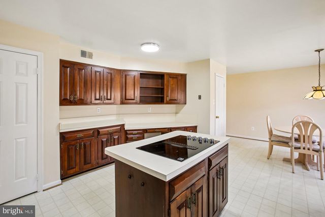 6604 TINA LN, Mclean, VA 22101