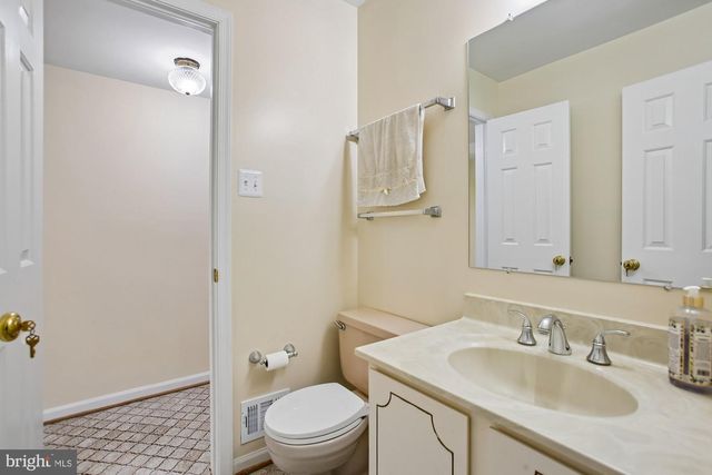 6604 TINA LN, Mclean, VA 22101