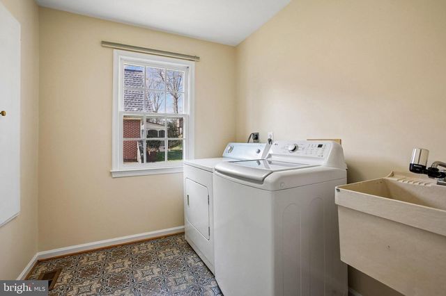 6604 TINA LN, Mclean, VA 22101