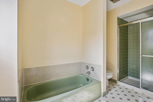 6604 TINA LN, Mclean, VA 22101