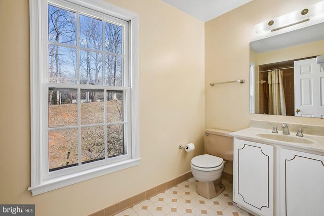 6604 TINA LN, Mclean, VA 22101