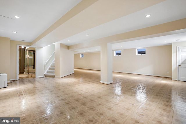 6604 TINA LN, Mclean, VA 22101