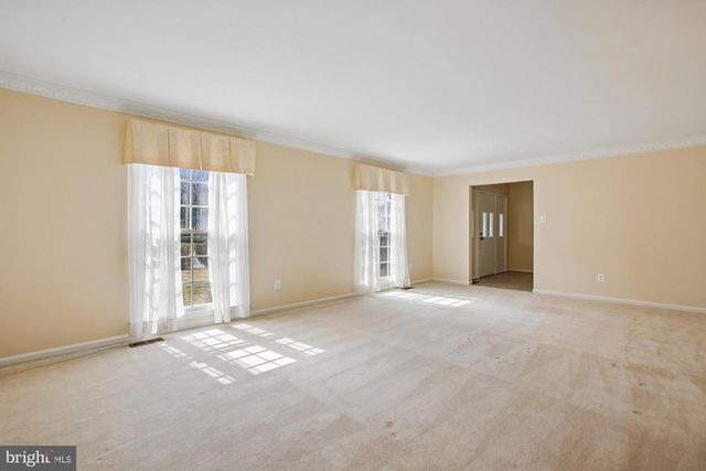 6604 TINA LN, Mclean, VA 22101