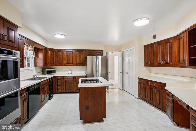 6604 TINA LN, Mclean, VA 22101