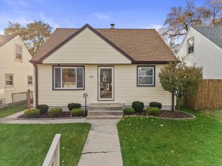 2807 S 68th STREET, Milwaukee, WI 53219