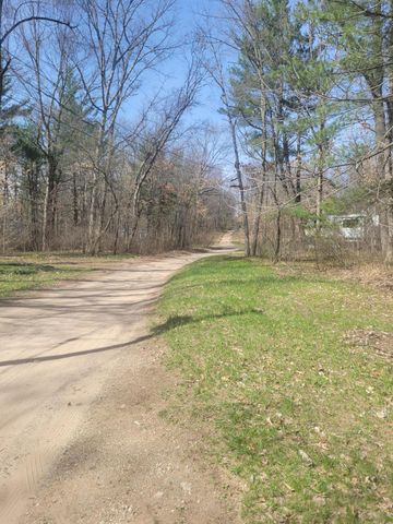 8650 Paw Paw Trail, Howard City, MI 49329