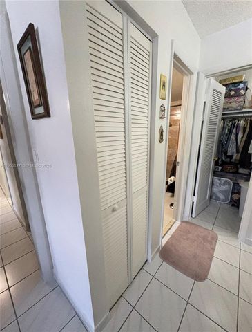 6190 W 19th Ave 205, Hialeah, FL 33012