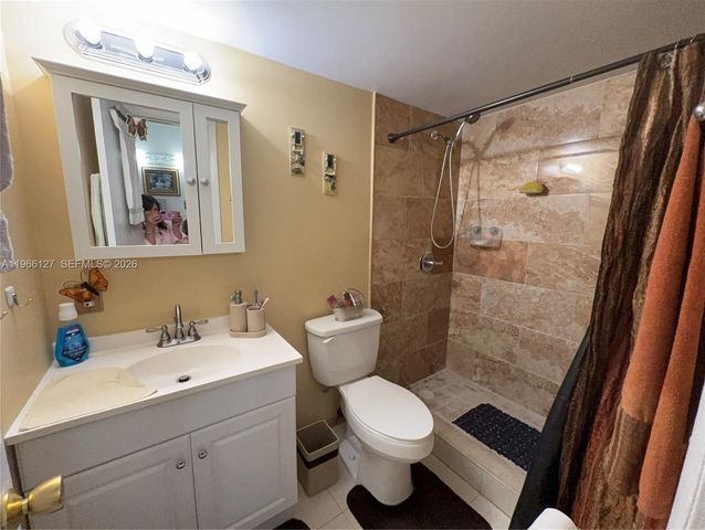 6190 W 19th Ave 205, Hialeah, FL 33012