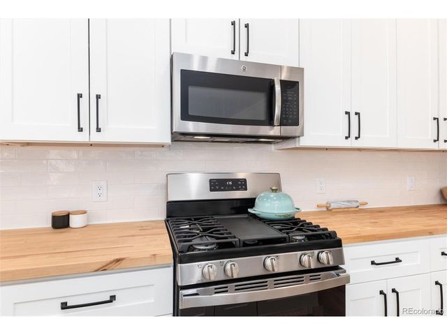 9672 Silverberry Cir, Littleton, CO 80129