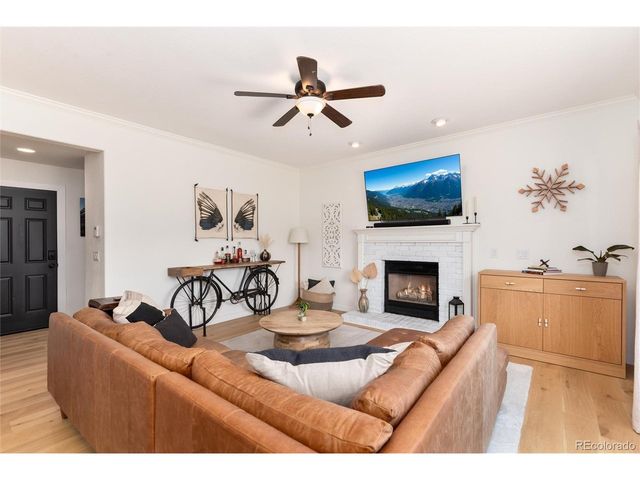 9672 Silverberry Cir, Littleton, CO 80129