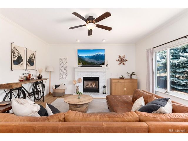 9672 Silverberry Cir, Littleton, CO 80129